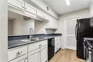 310 Tuxworth Cir, Decatur, GA 30033 - Photo 4
