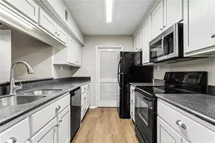310 Tuxworth Cir, Decatur, GA 30033 - Photo 4