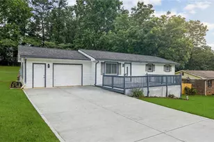 3313 Stoneybrook Dr, Douglasville, GA 30134 - Photo 2
