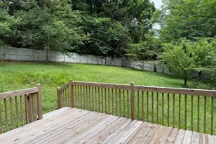 2552 Hunton Ct NE, Marietta, GA 30068 - Photo 2