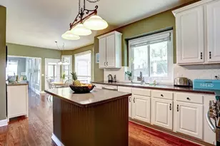 10995 Kimball Crest Dr, Alpharetta, GA 30022 - Photo 2