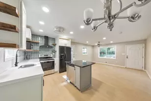 2461 Sherwood Pl SW, Marietta, GA 30008 - Photo 2