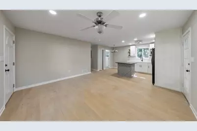 2461 Sherwood Place SW, Marietta, GA 30008 - Photo 8