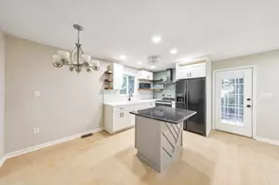 2461 Sherwood Pl SW, Marietta, GA 30008 - Photo 12