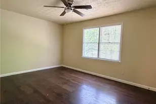728 Burnt Creek Dr NW, Lilburn, GA 30047 - Photo 10