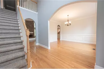 1073 Towne Lake Hills E, Woodstock, GA 30189 - Photo 2