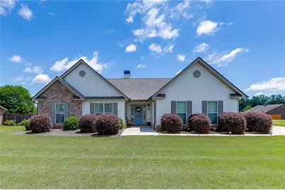 818 Bradmore Court, Hoschton, GA 30548 - Photo 2