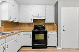399 Hearth Pl, Lawrenceville, GA 30043 - Photo 18