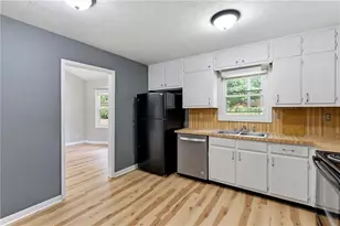 399 Hearth Pl, Lawrenceville, GA 30043 - Photo 14