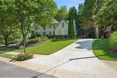 4619 Wickford Circle NE, Roswell, GA 30075 - Photo 2