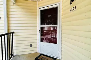 635 Windchase Ln, Stone Mountain, GA 30083 - Photo 2