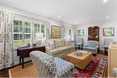 1556 Walthall Court NW, Atlanta, GA 30318 - Photo 4