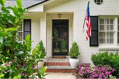 1556 Walthall Court NW, Atlanta, GA 30318 - Photo 2