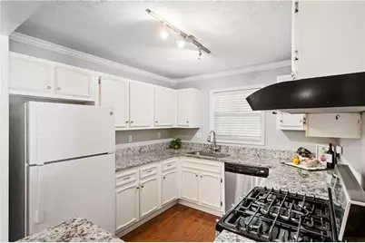 304 Natchez Trace, Atlanta, GA 30350 - Photo 6