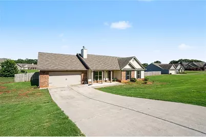 48 Robins Landing, Winder, GA 30680 - Photo 2