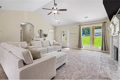 48 Robins Landing, Winder, GA 30680 - Photo 8