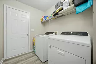 220 Ashland Manor Dr, Lawrenceville, GA 30045 - Photo 18