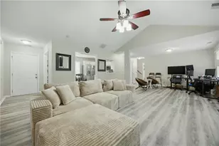 220 Ashland Manor Dr, Lawrenceville, GA 30045 - Photo 4