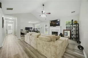 220 Ashland Manor Dr, Lawrenceville, GA 30045 - Photo 2