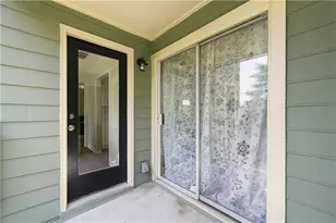 1003 Canyon Point Cir, Roswell, GA 30076 - Photo 32