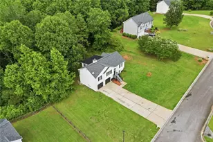 212 Jordan Ln, Carrollton, GA 30116 - Photo 2