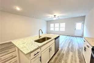 4141 Oakwood Ter Ct, Oakwood, GA 30566 - Photo 8
