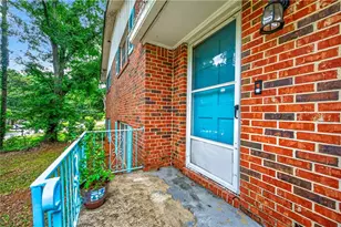 4894 Candlewood Ln, Stone Mountain, GA 30088 - Photo 6