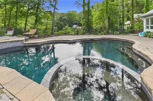 10 Quarry Lake Ct, Atlanta, GA 30342 - Photo 4