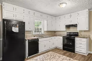 6436 Piney Cir SW, Mableton, GA 30126 - Photo 4