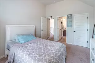 29 Bay Crest Ct, Loganville, GA 30052 - Photo 32