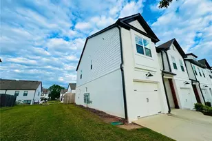 124 Auburn Run Ln, Auburn, GA 30011 - Photo 2