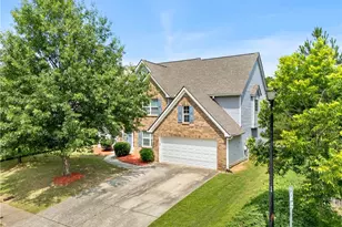 2586 Betty Sue Dr, Buford, GA 30519 - Photo 2