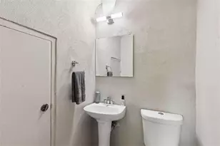 327 Lakemoore Dr, Atlanta, GA 30342 - Photo 14