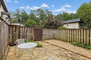 327 Lakemoore Dr, Atlanta, GA 30342 - Photo 34