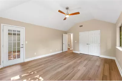 365 E Willow Run, Johns Creek, GA 30022 - Photo 18