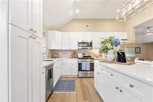 365 E Willow Run, Johns Creek, GA 30022 - Photo 6