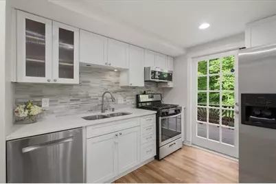 9470 Hillside Drive, Roswell, GA 30076 - Photo 10