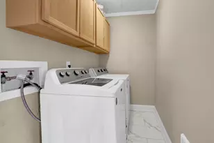 9665 N Pond Cir, Roswell, GA 30076 - Photo 16