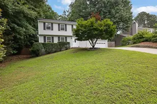 9665 N Pond Cir, Roswell, GA 30076 - Photo 2