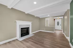 9665 N Pond Cir, Roswell, GA 30076 - Photo 4