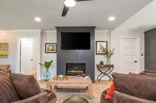 1095 Tuxedo Ct, Roswell, GA 30075 - Photo 14