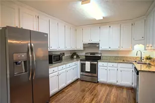 2782 Oak Meadow Ln, Snellville, GA 30078 - Photo 8