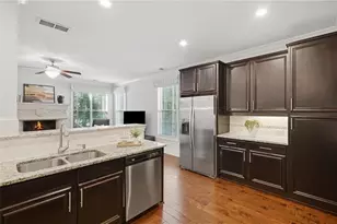 7670 Glisten Ave, Atlanta, GA 30328 - Photo 14