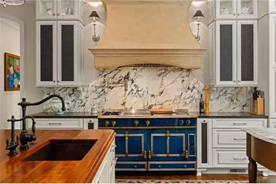 170 Helmsley Drive, Atlanta, GA 30327 - Photo 2