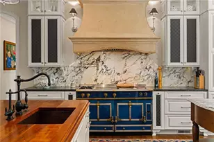 170 Helmsley Dr, Atlanta, GA 30327 - Photo 2