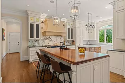 170 Helmsley Drive, Atlanta, GA 30327 - Photo 16