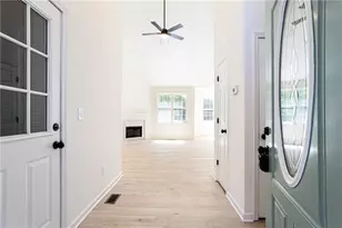 8071 Beachwood Dr, Murrayville, GA 30564 - Photo 6