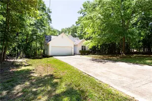 8071 Beachwood Dr, Murrayville, GA 30564 - Photo 2