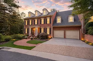 250 Enclave, Atlanta, GA 30342 - Photo 2