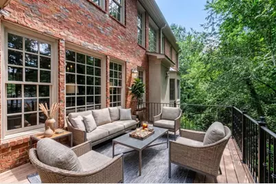 250 Enclave, Atlanta, GA 30342 - Photo 14